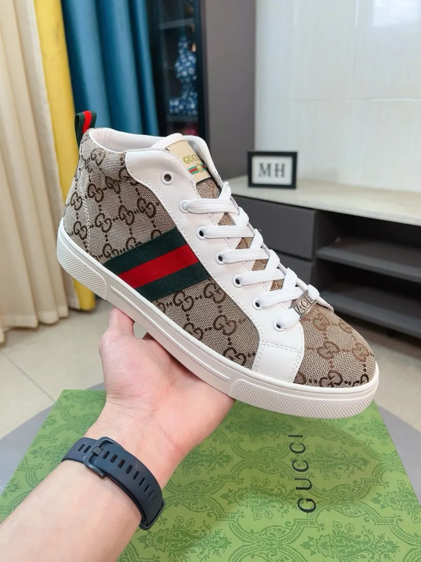 Men's shoes 💰440🌹🌹GUCCI [Gucci] New high-top men's shoes, a high-end brand, the latest fashionable casual men's shoes, trendy and versatile, relaxed and sporty style, uppers imported from Italy, first-layer cowhide, genuine leather lining, and ultra-fine workmanship. Original personalized fashionable rubber wear-resistant outsole, light and comfortable on the foot, size 38-44